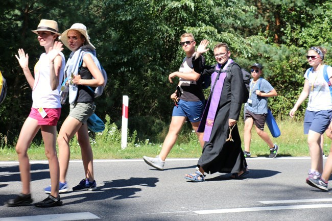 Kolumna skarżyska na szlaku pielgrzymkowym