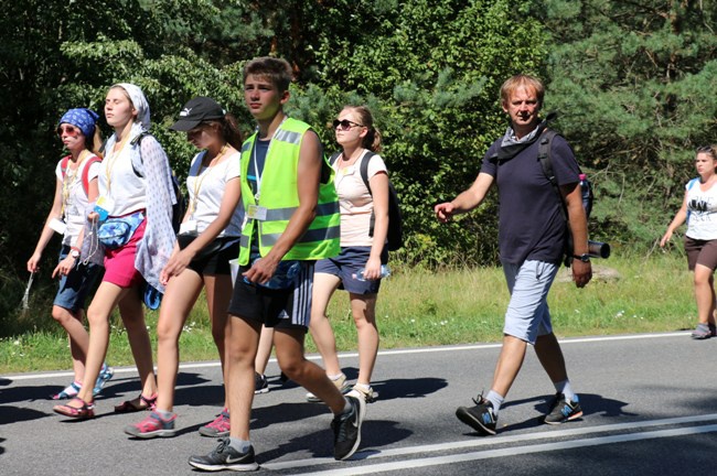 Kolumna skarżyska na szlaku pielgrzymkowym