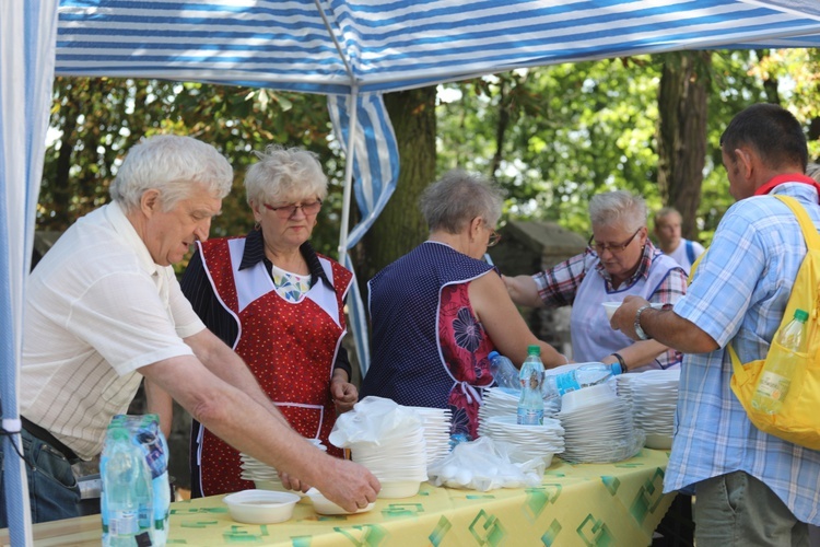 34. pielgrzymka z Oświęcimia na Jasną Górę - w Gołonogu - 2017