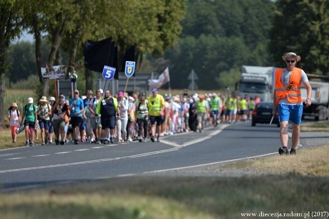 Kolumna opoczyńska w drodze na Jasną Górę