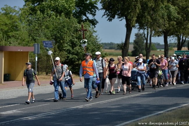 Kolumna opoczyńska w drodze na Jasną Górę