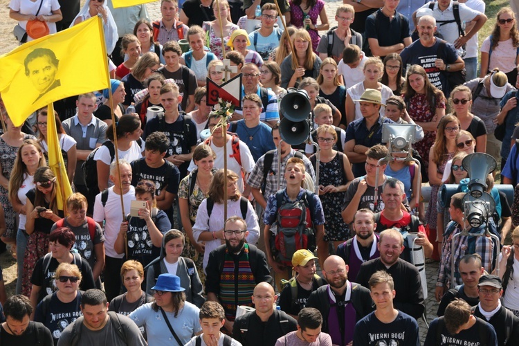 Wejście Pieszej Pielgrzymki Wrocławskiej na Jasną Górę cz.1