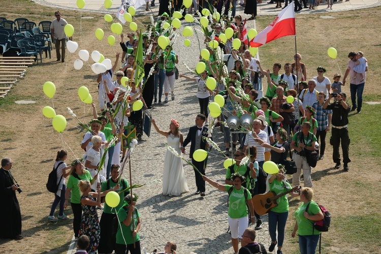 Wejście Pieszej Pielgrzymki Wrocławskiej na Jasną Górę cz.1