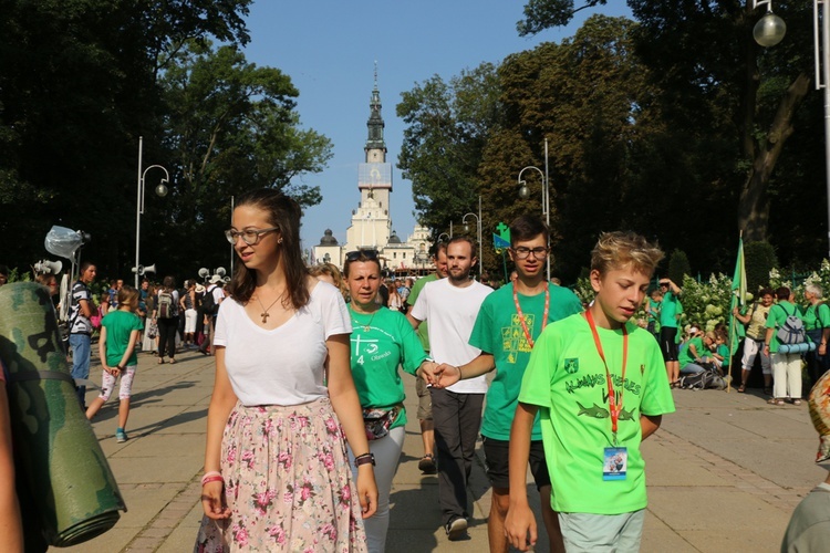 Wejście Pieszej Pielgrzymki Wrocławskiej na Jasną Górę cz.1