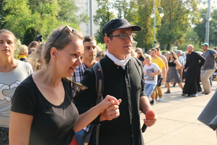 Wejście Pieszej Pielgrzymki Wrocławskiej na Jasną Górę cz.1