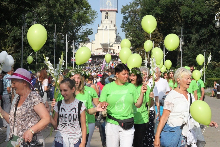 Wejście Pieszej Pielgrzymki Wrocławskiej na Jasną Górę cz. 3