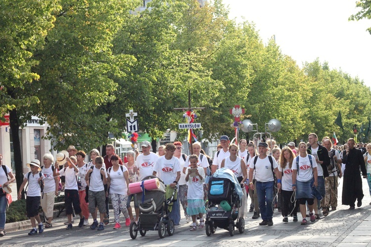 Wejście Pieszej Pielgrzymki Wrocławskiej na Jasną Górę cz. 2