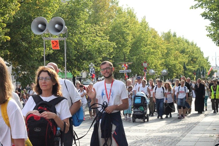 Wejście Pieszej Pielgrzymki Wrocławskiej na Jasną Górę cz. 2