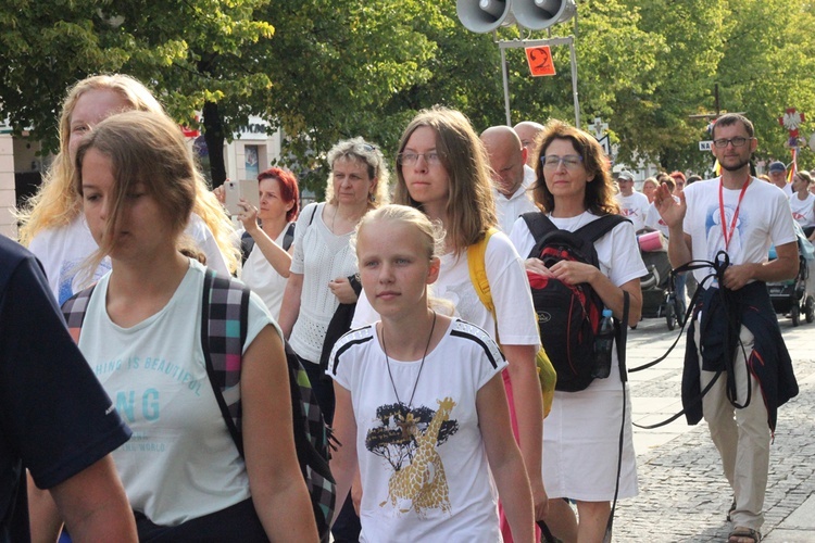 Wejście Pieszej Pielgrzymki Wrocławskiej na Jasną Górę cz. 2