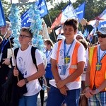 Prezentacja grup i Msza św. pod przewodnictwem bp. Ignacego Deca.