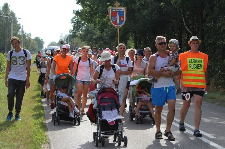 Wspólnota chrzanowska w drodze na Jasną Górę - czwartek