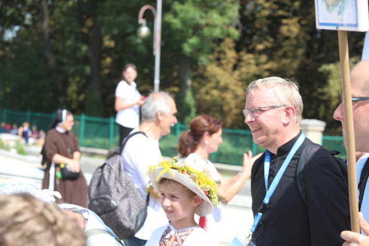 Powitanie 26. Pielgrzymki Diecezji Bielsko-Żywieckiej - grupy hałcnowskie - na Jasnej Górze - 2017