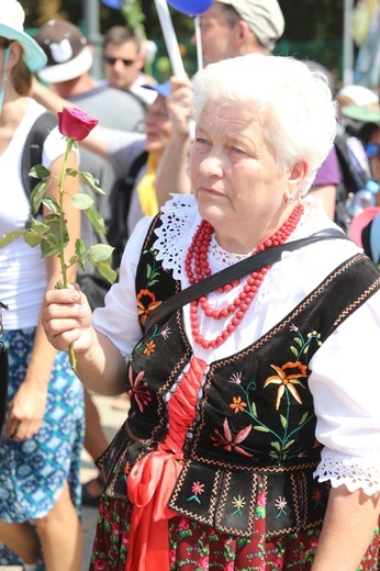 Powitanie 26. Pielgrzymki Diecezji Bielsko-Żywieckiej - grupy hałcnowskie - na Jasnej Górze - 2017