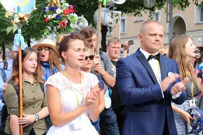 Pielgrzymka diecezji radomskiej - kolumny: opoczyńska, skarżyska i starachowicka