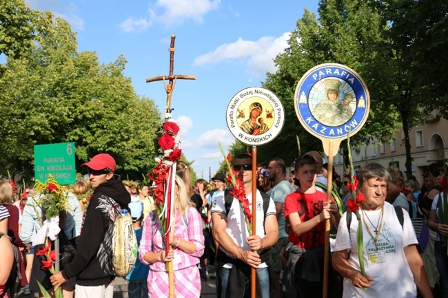 Pielgrzymka diecezji radomskiej - kolumny: opoczyńska, skarżyska i starachowicka