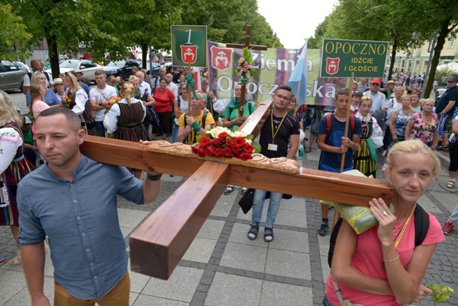 Pielgrzymka diecezji radomskiej - kolumny: opoczyńska, skarżyska i starachowicka