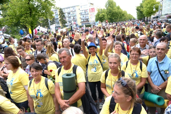 Pielgrzymka diecezji radomskiej - kolumny: opoczyńska, skarżyska i starachowicka