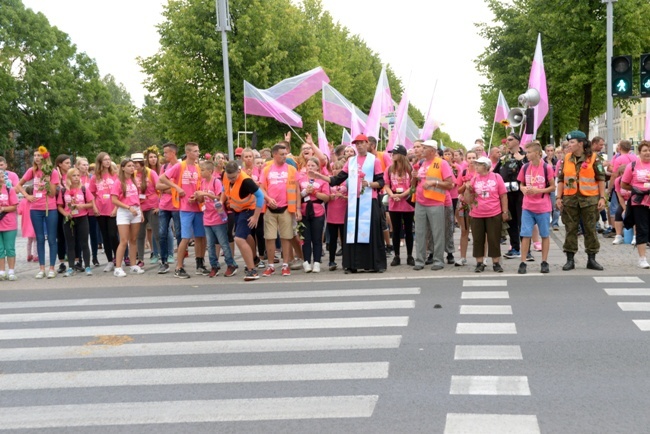 Pielgrzymka diecezji radomskiej - kolumny: opoczyńska, skarżyska i starachowicka