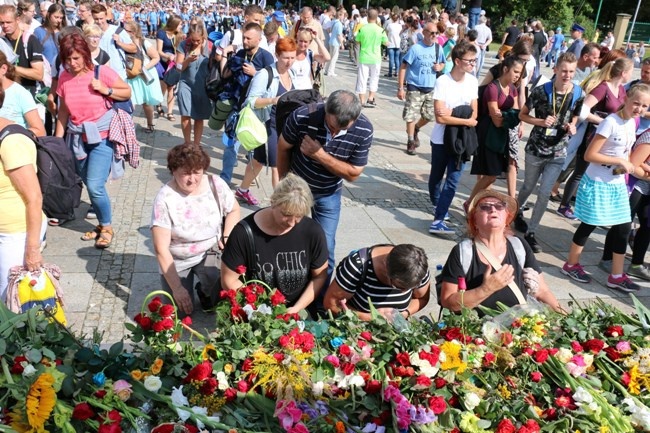 Pielgrzymka diecezji radomskiej - kolumny radomskie