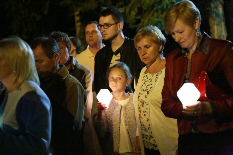 Nabożeństwo fatimskie w Pisarzowej