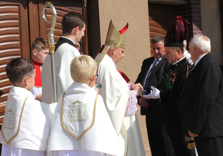 Poświęcenie nowego kościoła w Olszynie