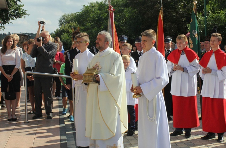 Poświęcenie nowego kościoła w Olszynie