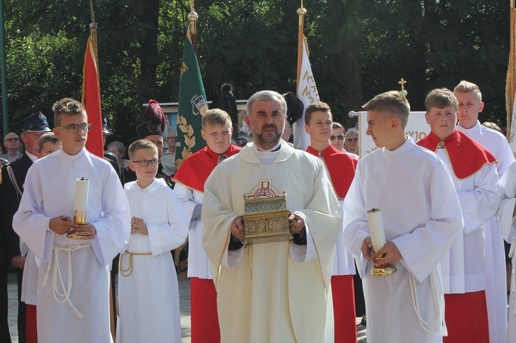 Poświęcenie nowego kościoła w Olszynie