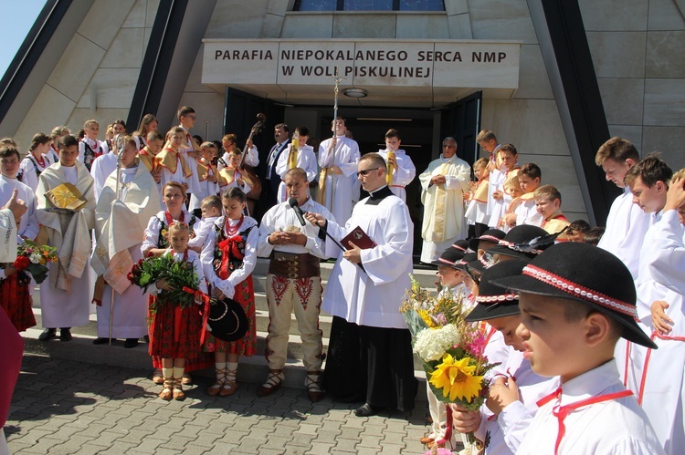 Poświęcenie kościoła w Woli Piskulinej