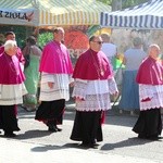 Nałożenie paliusza abp. Józefowi Górzyńskiemu