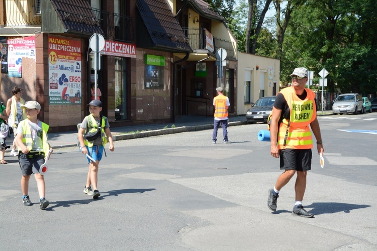 W drodze na pielgrzymkowy obiad