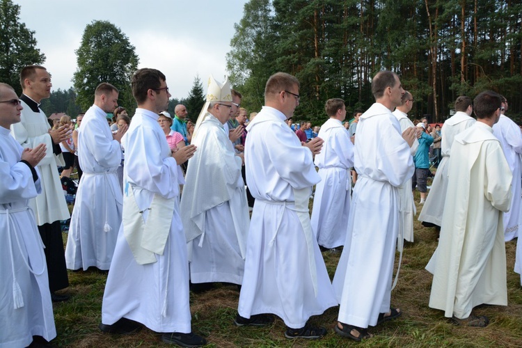 Msza św. na polanie w Pietraszowie