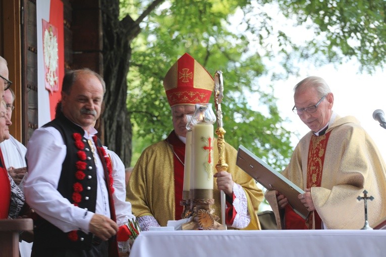 Msza św. w leśnej kaplicy na Baraniej Cisieckiej