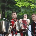 Msza św. w leśnej kaplicy na Baraniej Cisieckiej