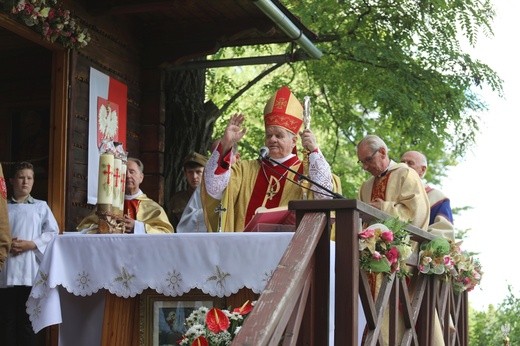 Msza św. w leśnej kaplicy na Baraniej Cisieckiej