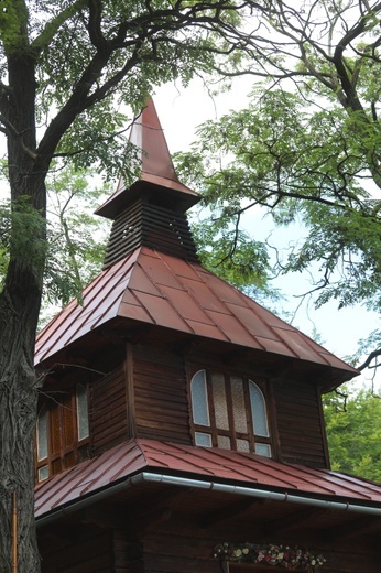 Msza św. w leśnej kaplicy na Baraniej Cisieckiej