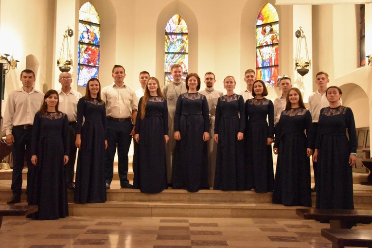 Zespół Artos, mieszany chór pochodzący z Eparchii Buczackiej, zaśpiewał w kościele pw. św. Wacława w Radomiu