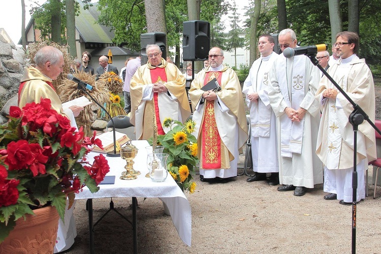 Błogosławieństwo groty Matki Bożej z Lourdes w Bińczu