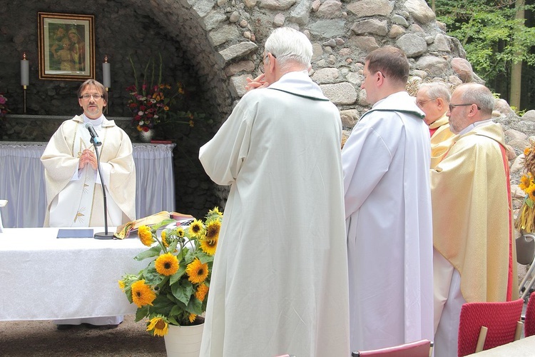 Błogosławieństwo groty Matki Bożej z Lourdes w Bińczu