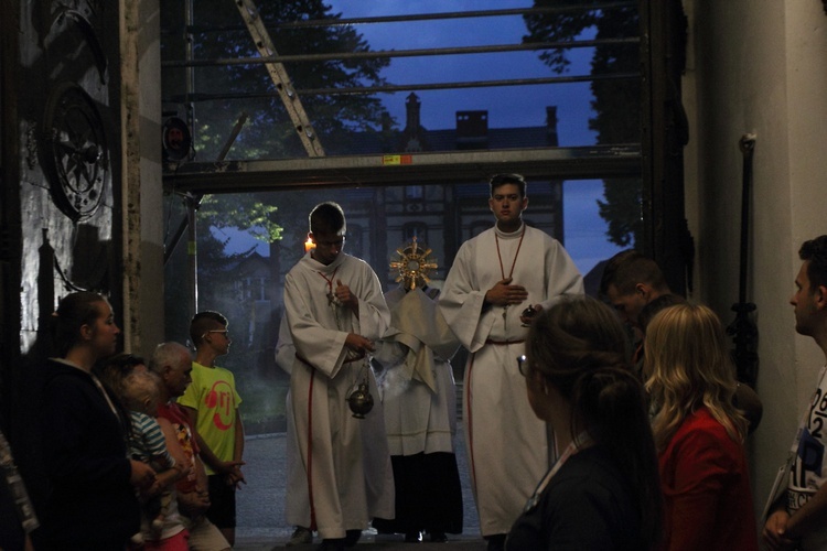 "Zdrowaś Maryjo" na kilkaset serc