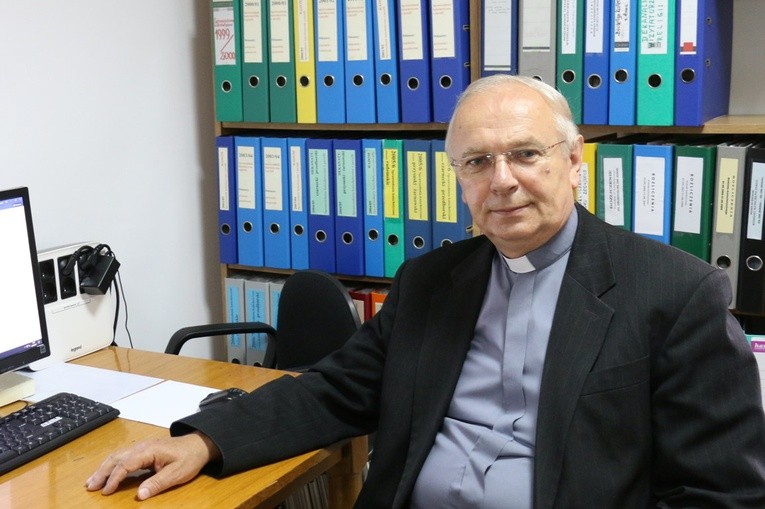 Ks. Stanisław Łabendowicz na nowy rok szkolny życzy katechetom i uczniom przede wszystkim światła Ducha Świętego