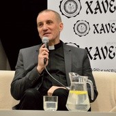 Ks. Krzysztof Grzywocz w jezuickim ośrodku  „Xaverianum” w Opolu.