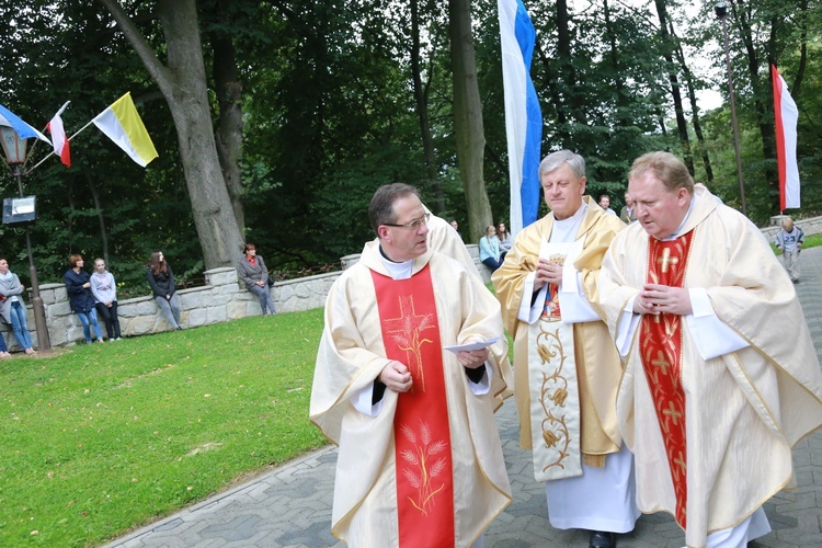 Dróżki różańcowe w Zawadzie