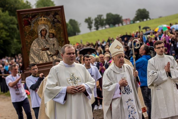 Młodzi w Gietrzwałdzie