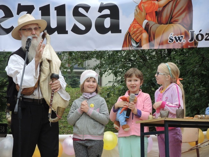 Festyn parafialny na Złotych Łanach