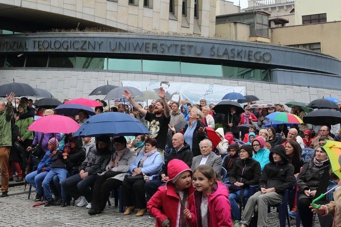 Muzyka przez duże eM koncert