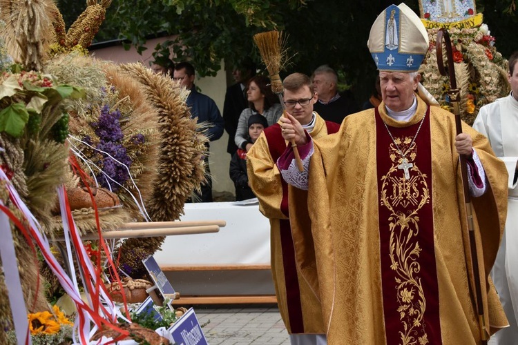 Dożynki diecezjalne w Lutomii Dolnej