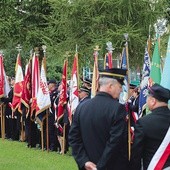 W obchodach wzięło udział kilkadziesiąt pocztów sztandarowych, wystawionych przez kolejarzy i celników z całej Polski. 