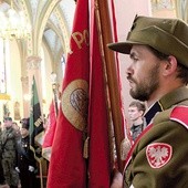 Msza św. odbyła się w asyście wojskowej kompanii honorowej z 22. Karpackiego Batalionu Piechoty Górskiej z Kłodzka.