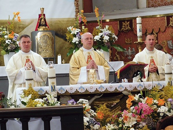 Mszy św. dla katechetów przewodniczył ks. Marek Korgul, wikariusz biskupi ds. katechezy.