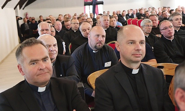 Formacja duszpasterska obejmuje wszystkich duchownych pracujących w diecezji.